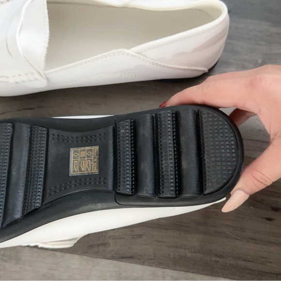 ❌Sold❌Men’s white loafer - Picture 3 of 3